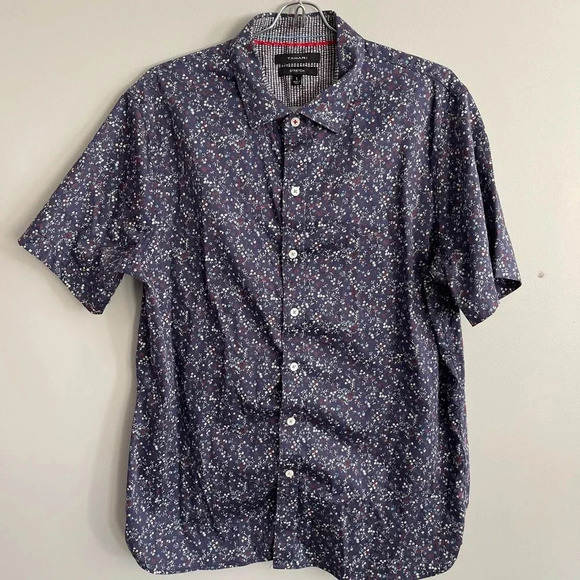 Tahari Stretch Short Sleeve Button Down Navy Patterned Shirt Men’s Large - Picture 10 of 10